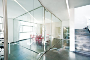 partition-wall-glass-office-partitions-sliding-doors-aluminium-interior-demountable-wooden-walls-internal-glazed-for-designer-EFFETRE_3