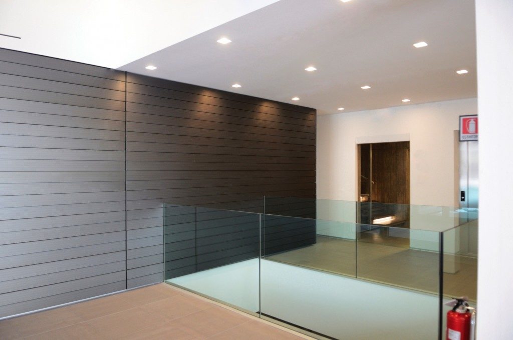 partition-wall-glass-office-partitions-sliding-doors-aluminium-interior-demountable-wooden-walls-internal-glazed-for-designer-DSC4396-1024x679