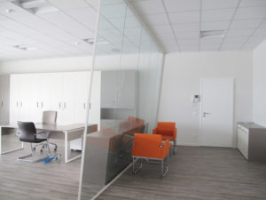 partition-wall-glass-office-partitions-sliding-doors-aluminium-interior-demountable-wooden-walls-internal-glazed-for-designer-IMG_5818