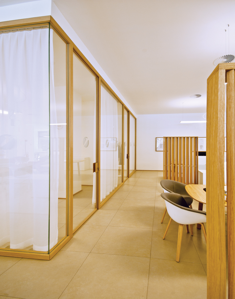 Unicredit Reggio Emilia Designer Demountable Fitted Wall Partitions For Offices Glass Partitions And Wood Partitions Designed And Manufactured In Padua Veneto At Wholesale Prices